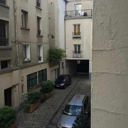 Charming And Quiet Flat 30m2 شقة باريس