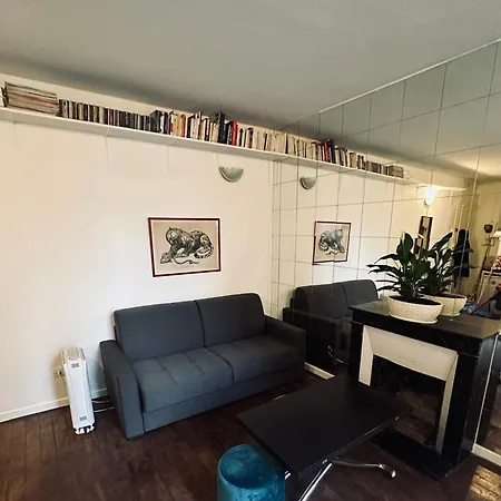 Charming And Quiet Flat 30m2 * Parijs